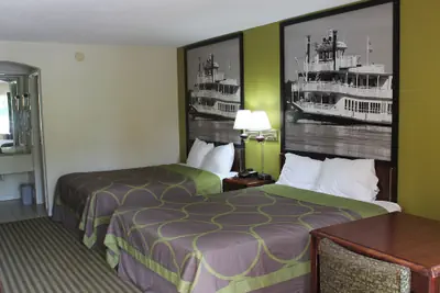 Photo 4 - Howard Johnson by Wyndham Vicksburg