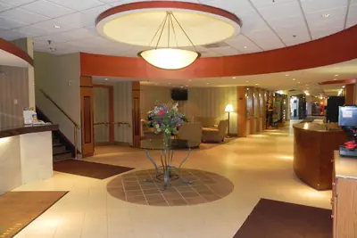 Photo 4 - Quality Hotel & Suites At The Falls