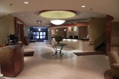 Photo 3 - Quality Hotel & Suites At The Falls