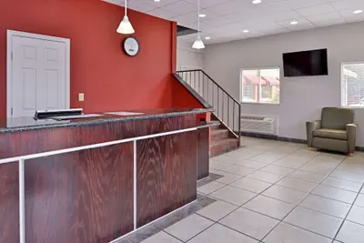 Photo 4 - Americas Best Value Inn Tulsa at I-44