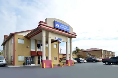 Photo 2 - Americas Best Value Inn Tulsa at I-44