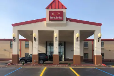 Photo 2 - Econo Lodge Truman Inn