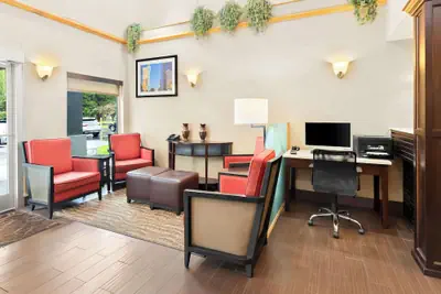 Photo 5 - Comfort Suites Portland Airport