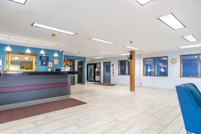 Photo 3 - Days Inn by Wyndham Sioux City