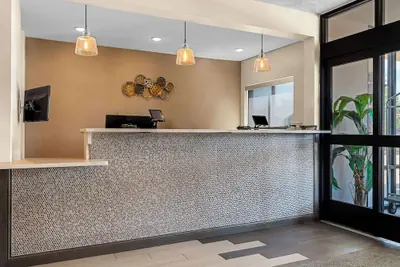 Photo 4 - Best Western University Inn