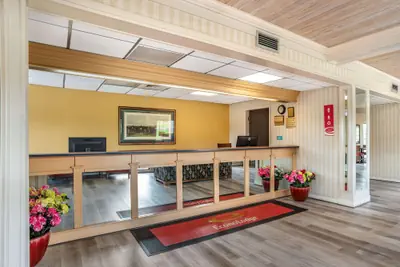 Photo 4 - Econo Lodge Inn & Suites Philadelphia MS