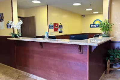 Photo 3 - Days Inn by Wyndham Rio Rancho