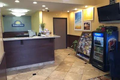 Photo 3 - Days Inn by Wyndham Rio Rancho