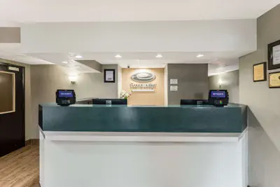 Photo 4 - Econo Lodge Madison East