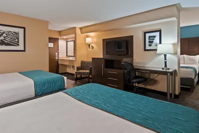 Photo 5 - Best Western Plus Galleria Inn & Suites