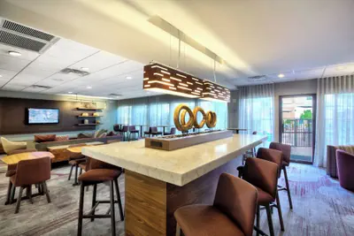 Photo 2 - Courtyard by Marriott McAllen Airport