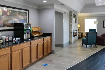 Photo 4 - Quality Inn Crossville Near Cumberland Mountain State Park