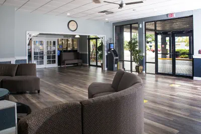 Photo 3 - Days Inn by Wyndham Stuart