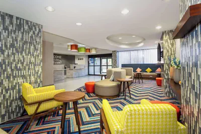 Photo 4 - Hampton Inn Orlando-International Airport