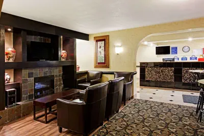 Photo 4 - Days Inn by Wyndham Charlotte/Woodlawn Near Carowinds