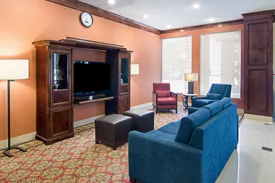 Photo 4 - Comfort Inn & Suites Houston Key-Katy