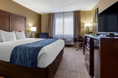 Photo 2 - Comfort Inn & Suites Alameda at Albuquerque Balloon Fiesta Park