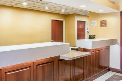 Photo 4 - Quality Inn & Suites Niles