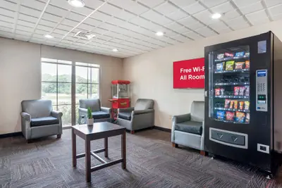 Photo 4 - Red Roof Inn PLUS+ & Suites Vicksburg