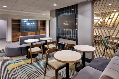 Photo 4 - La Quinta Inn & Suites by Wyndham Thousand Oaks-Newbury Park