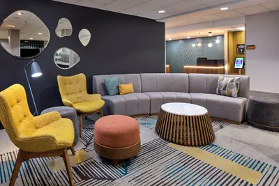 Photo 5 - La Quinta Inn & Suites by Wyndham Thousand Oaks-Newbury Park