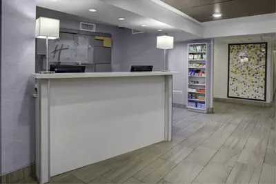 Photo 3 - Holiday Inn Express Sedona by IHG