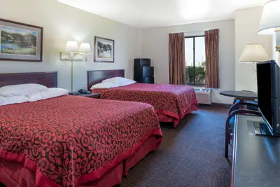Photo 5 - Days Inn by Wyndham Pontoon Beach