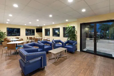 Photo 5 - Days Inn by Wyndham Biloxi Beach