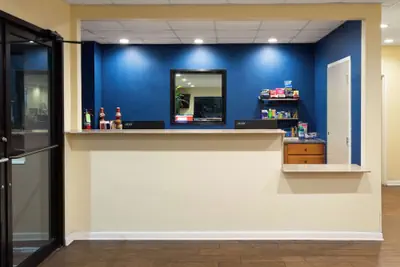 Photo 3 - Days Inn by Wyndham Biloxi Beach