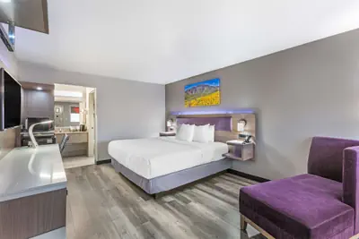 Photo 5 - Best Western Sunland Park Inn