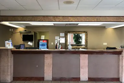 Photo 4 - Americas Best Value Inn Laredo