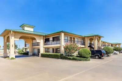 Photo 2 - Quality Inn & Suites Abilene North