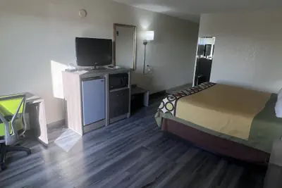 Photo 5 - Super 8 by Wyndham Ft Stockton