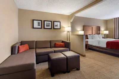 Photo 2 - Comfort Inn & Suites Hays I-70