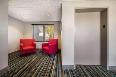 Photo 5 - Country Inn & Suites by Radisson, Freeport, IL