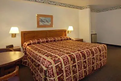 Photo 5 - Monterey Fairgrounds Inn