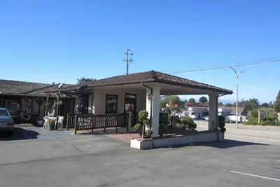 Photo 2 - Monterey Fairgrounds Inn