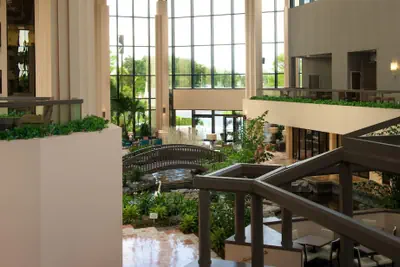 Photo 4 - Embassy Suites by Hilton Palm Beach Gardens PGA Boulevard