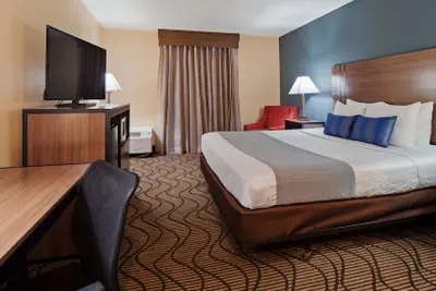 Photo 2 - Best Western Plus Heritage Inn