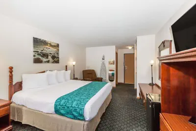 Photo 5 - Howard Johnson by Wyndham Wichita Airport