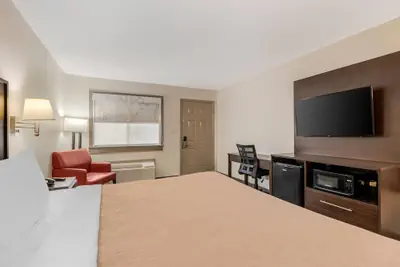 Photo 5 - Quality Inn & Suites I-10 near Fiesta Texas