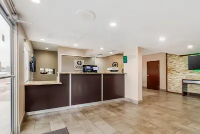 Photo 3 - Quality Inn & Suites I-10 near Fiesta Texas