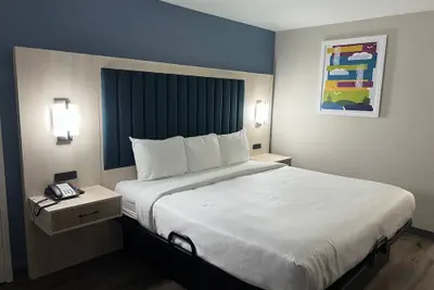 Photo 2 - Park Inn by Radisson
