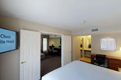Photo 5 - Chase Suites Hotel Brea-Fullerton