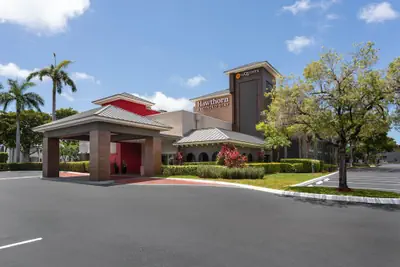 Photo 2 - La Quinta Inn & Suites by Wyndham Ft Lauderdale Cypress Cr
