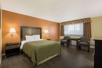 Photo 5 - Quality Inn & Suites Medford Airport