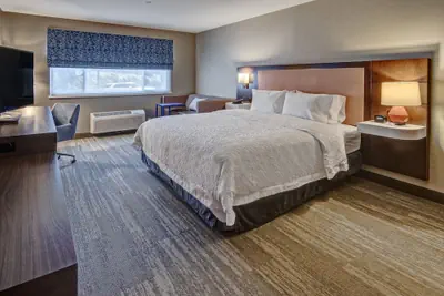 Photo 5 - Hampton Inn Vallejo