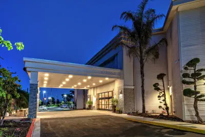 Photo 2 - Hampton Inn Vallejo