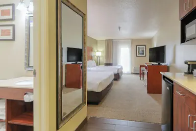 Photo 4 - Comfort Inn & Suites At Dollywood Lane