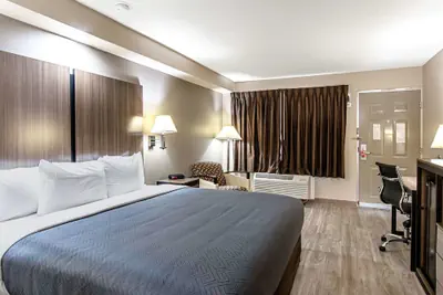 Photo 5 - Econo Lodge Kingsville